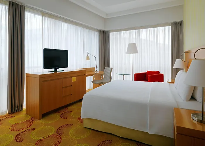 מלון Courtyard By Marriott Center 4*