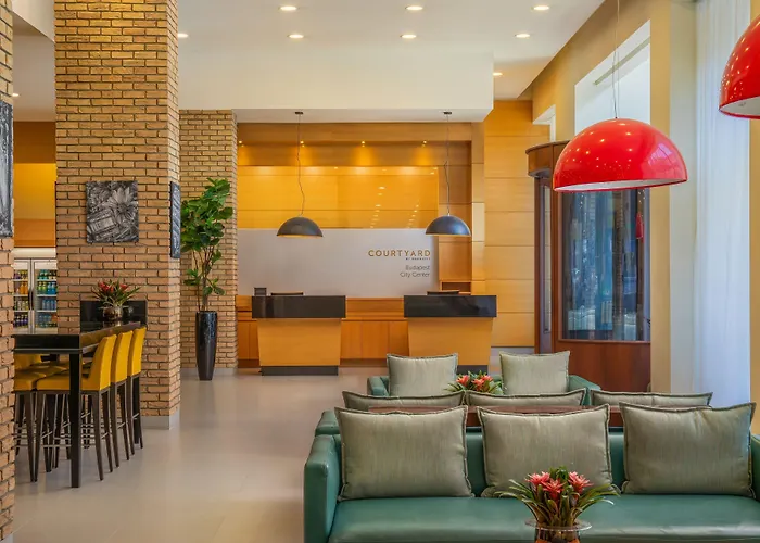 Courtyard By Marriott Center מלון בודפשט