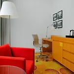 Courtyard By Marriott Center 4*