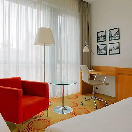 Courtyard By Marriott Center Szálloda
