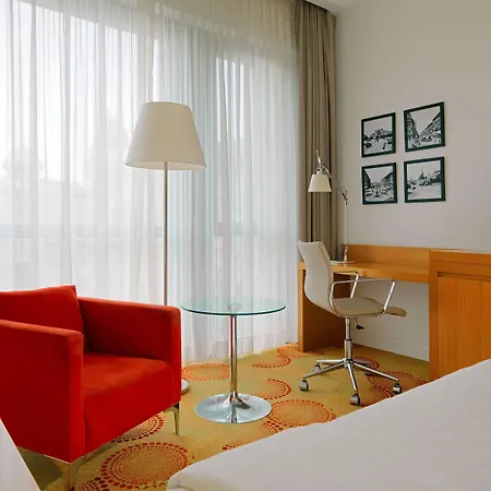 Courtyard By Marriott Center Hotel 4*
