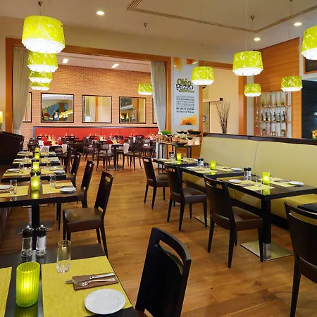 Courtyard By Marriott Center 4*