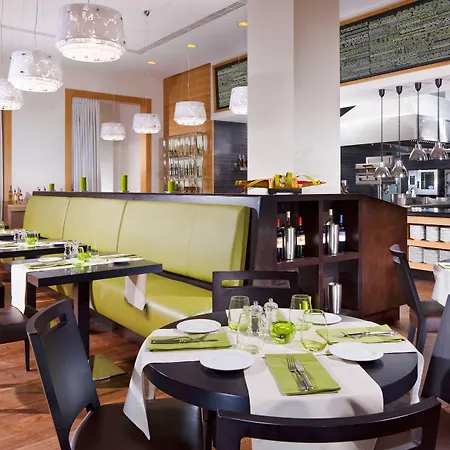 Courtyard By Marriott Center Hotel 4*