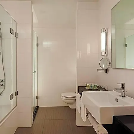 Courtyard By Marriott Center 4*
