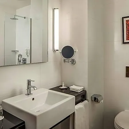 Hotel Courtyard By Marriott Center Budapest