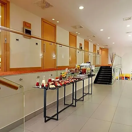 Courtyard By Marriott Center 4* Budapest