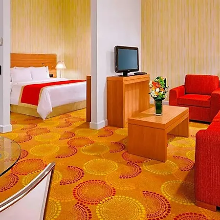Courtyard By Marriott Center