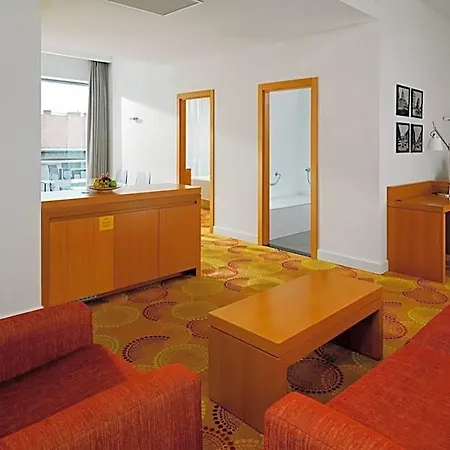 Ξενοδοχείο Courtyard By Marriott Center 4*