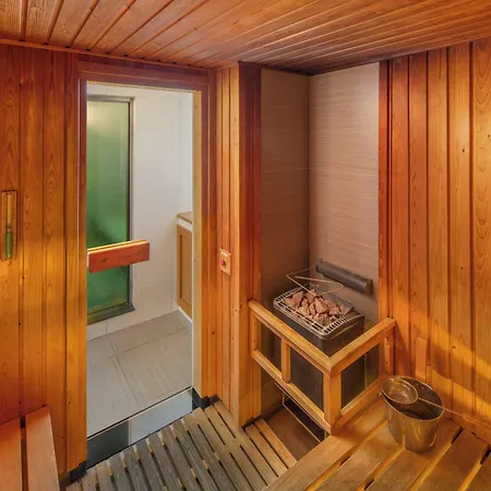 Hotel Courtyard By Marriott Center Budapest