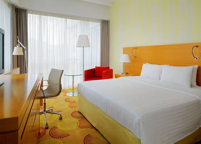 Courtyard By Marriott Center