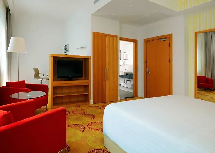 Courtyard By Marriott Center