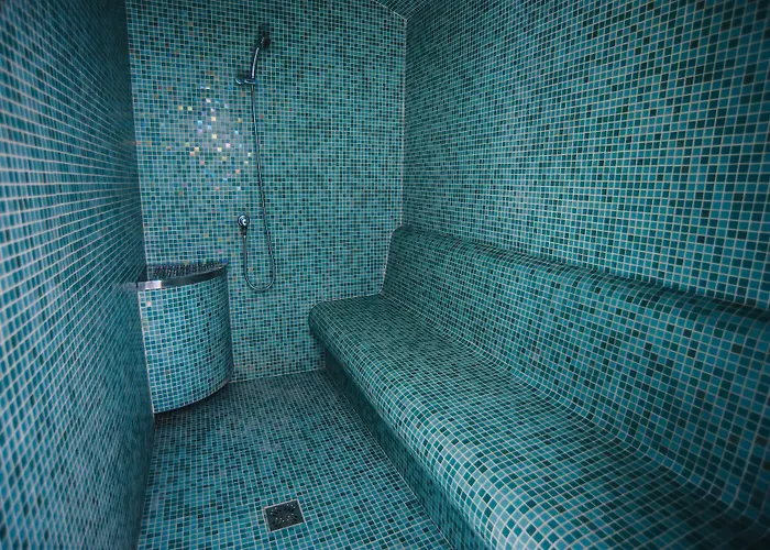 Courtyard By Marriott Center