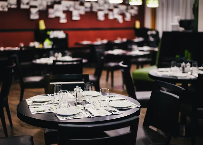 Courtyard By Marriott Center מלון