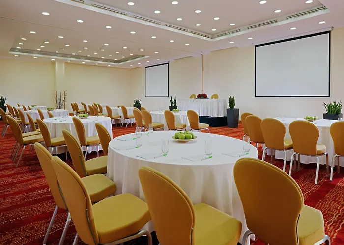 Courtyard By Marriott Center מלון 4*