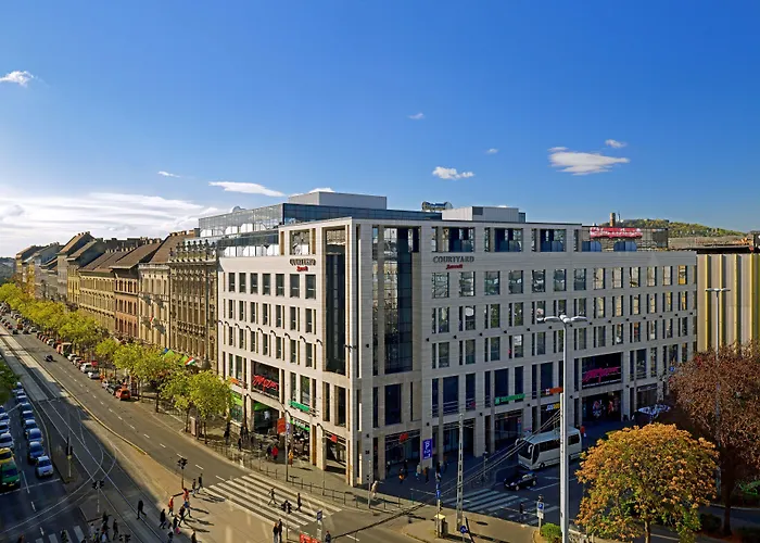 Courtyard By Marriott Center