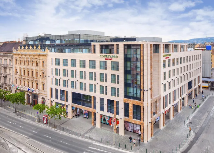 מלון Courtyard By Marriott Center בודפשט