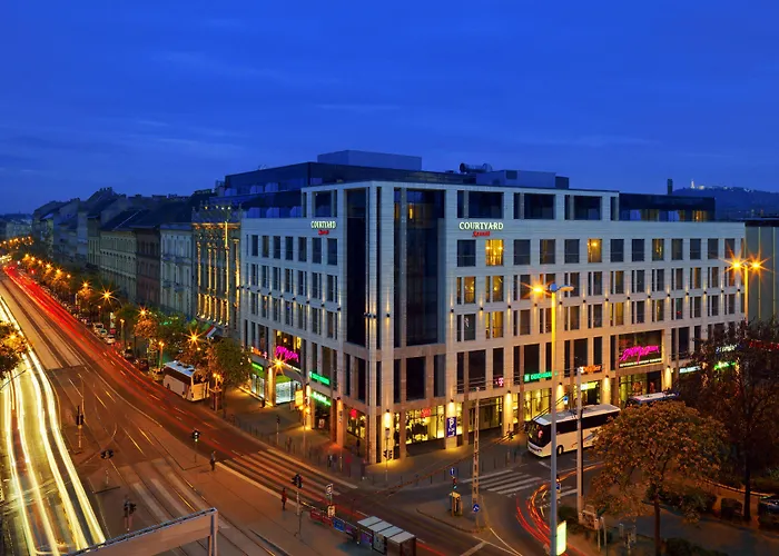 מלון Courtyard By Marriott Center בודפשט