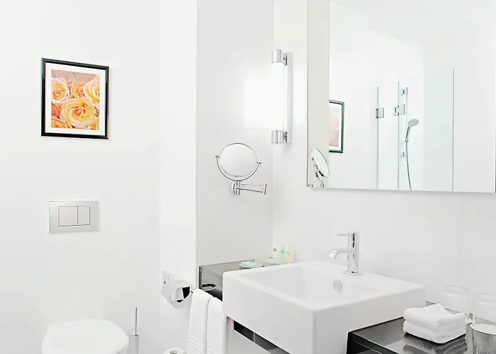 Courtyard By Marriott Center מלון