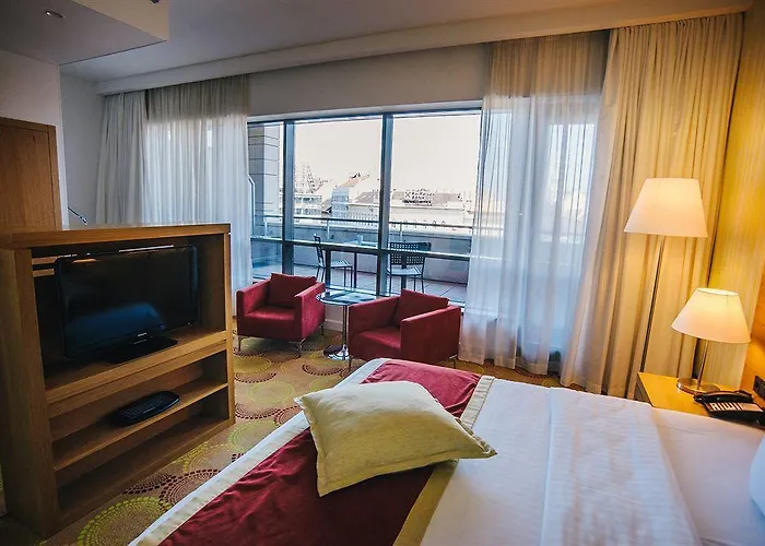 Courtyard By Marriott Center