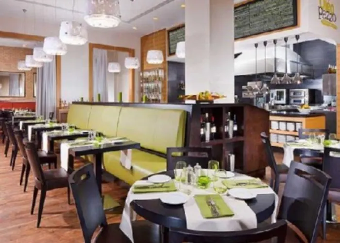 מלון Courtyard By Marriott Center בודפשט