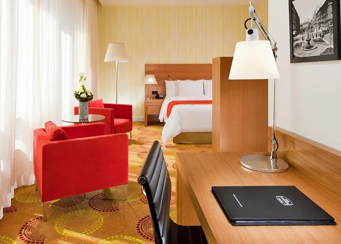 Courtyard By Marriott Center מלון