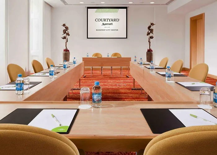 Courtyard By Marriott Center 4* בודפשט