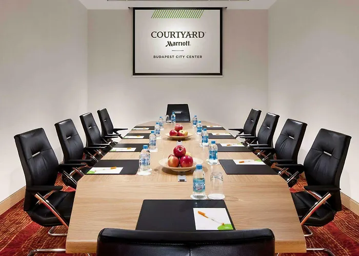 Courtyard By Marriott Center