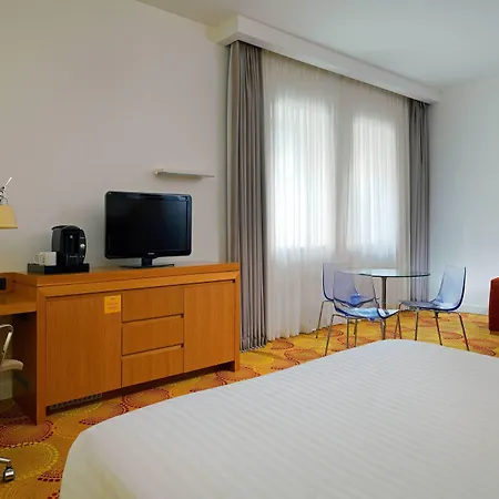 Hotel Courtyard By Marriott Center 4*