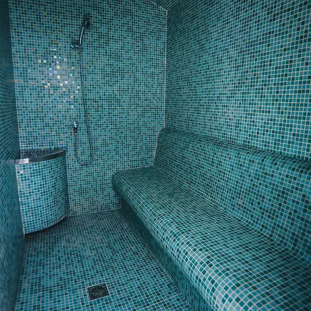 Courtyard By Marriott Center