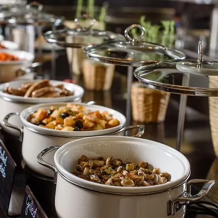 Hotel Courtyard By Marriott Center Budapest