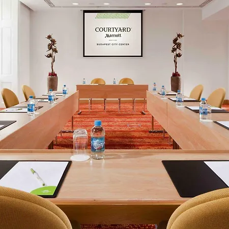 Courtyard By Marriott Center 4* Budapesta